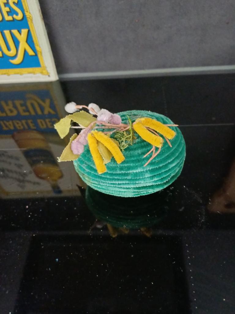 Vintage Chenille Candy Container Ei & Chenille Takje Katjes, Antiek en Kunst, Verzenden
