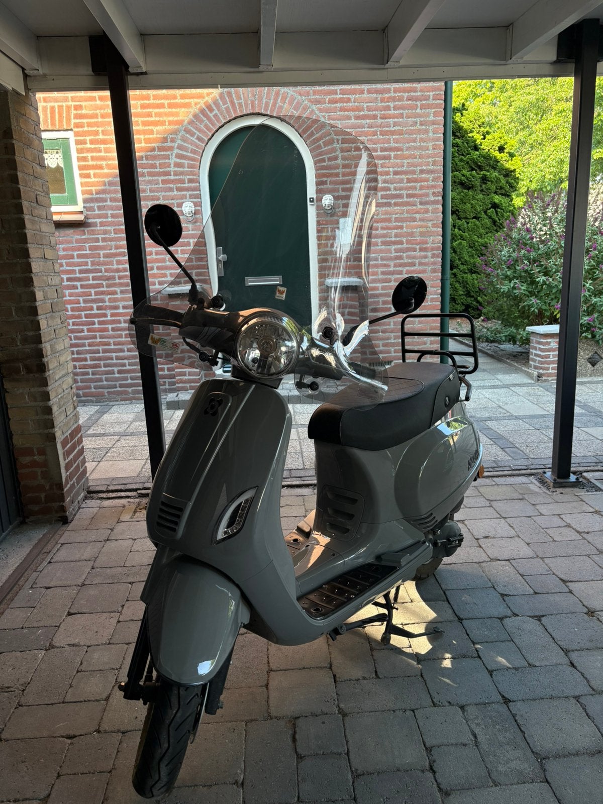 AGM VX 50 muisgrijs met zwarte accenten., Ophalen of Verzenden, Zo goed als nieuw, Benzine, Overige merken