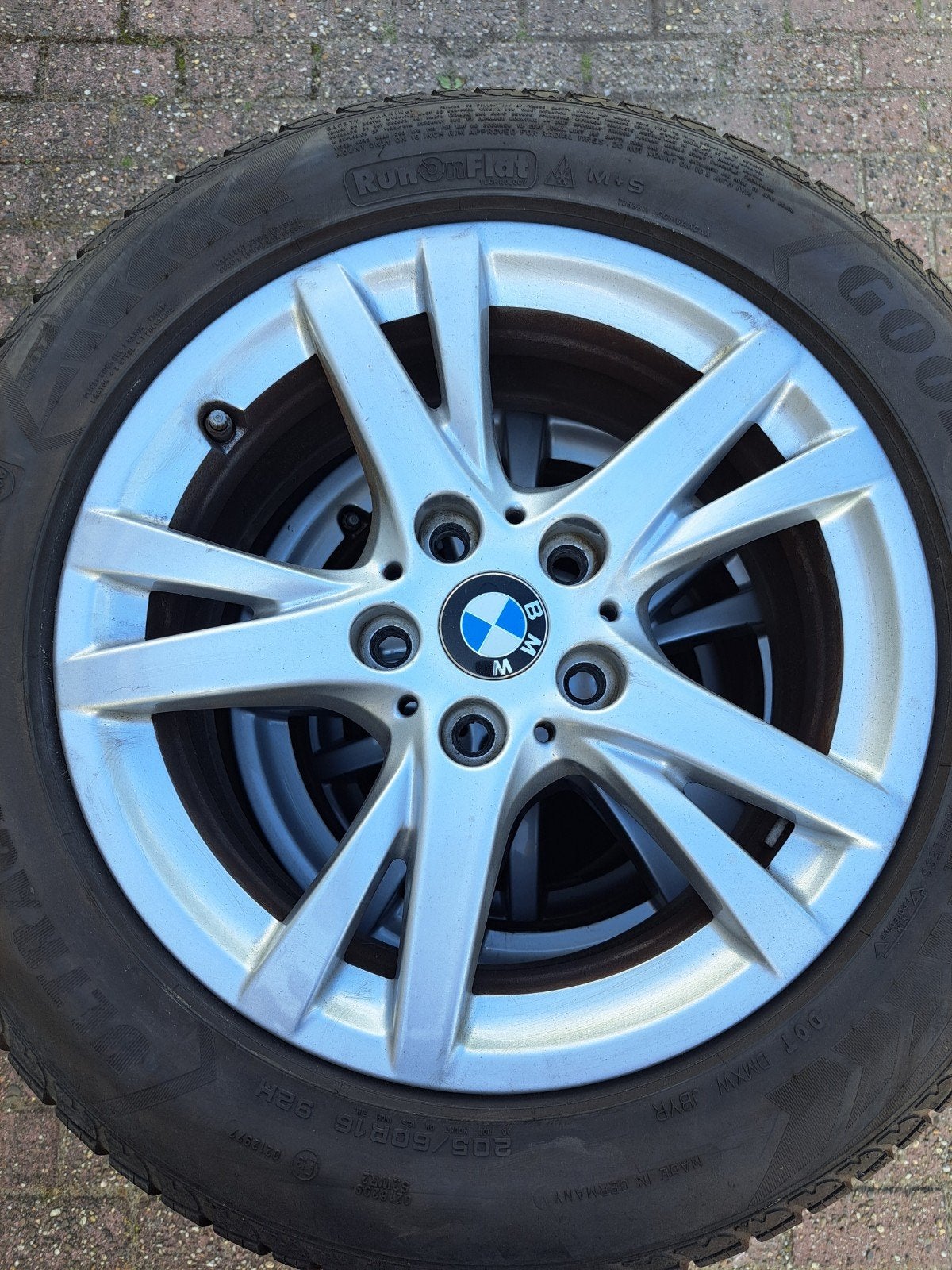 BMW 1/3 Serie Winterbanden met Velgen 205/60R16 TPMS, Ophalen, Gebruikt, 16 inch, Banden en Velgen