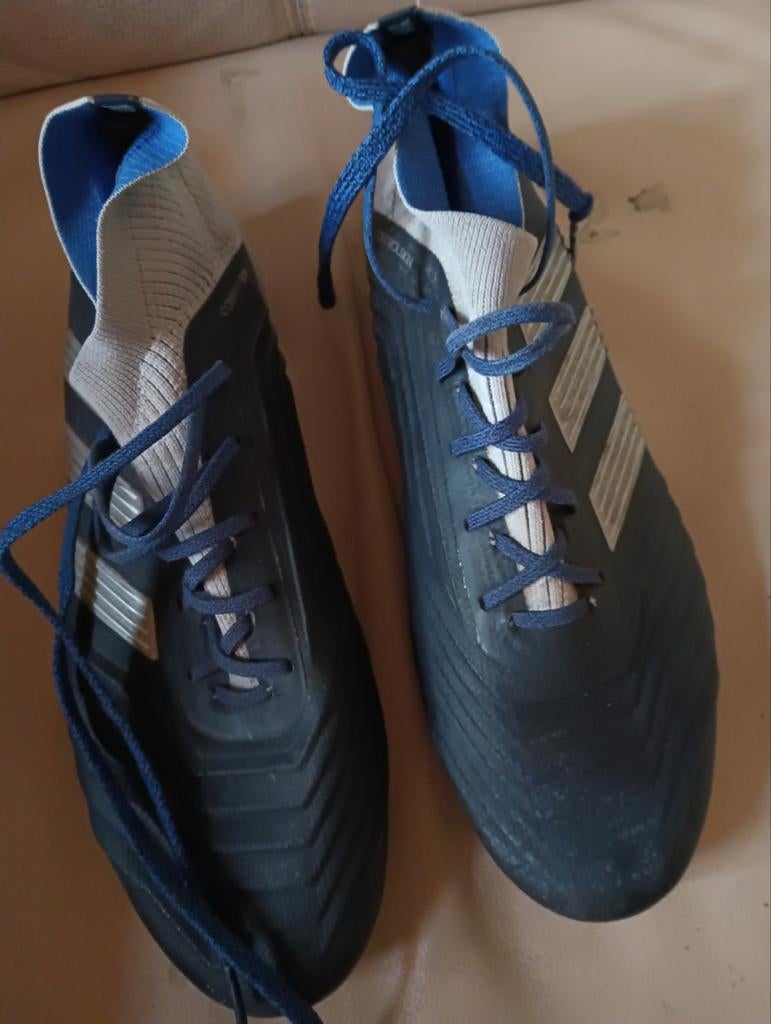 Adidas dames nieuwe voetbalschoenen, Ophalen of Verzenden, Nieuw, Schoenen