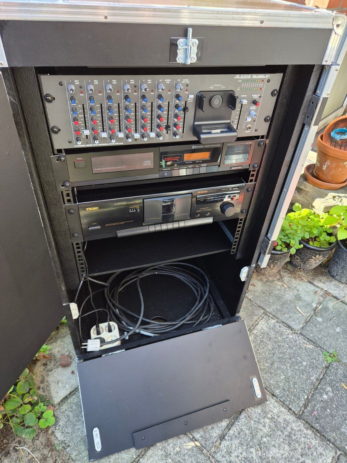 Flightcase met complete geluidsapparatuur, Muziek en Instrumenten, Ophalen, Gebruikt, Dj-set, Overige merken