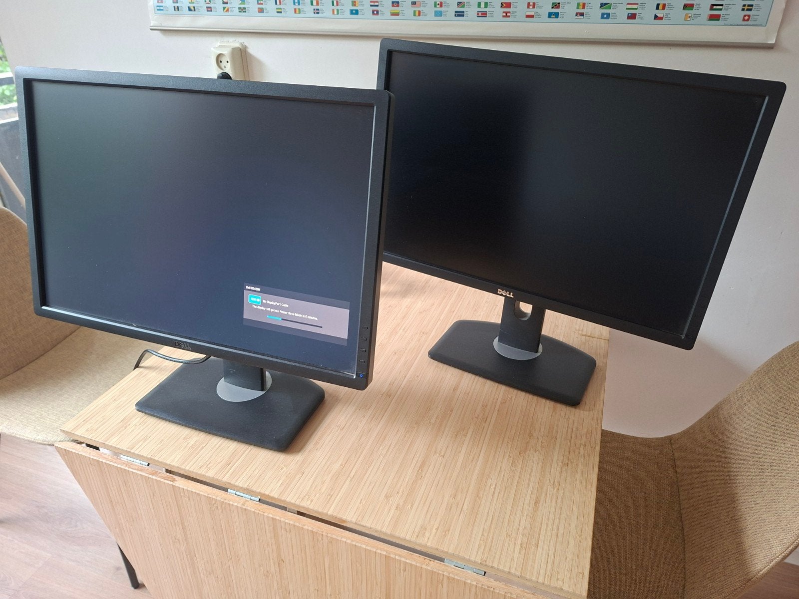 24 inch Dell UltraSharp LCD-monitoren (2 stuks, ook los), Computers en Software, Ophalen, IPS, Zo goed als nieuw, In hoogte verstelbaar