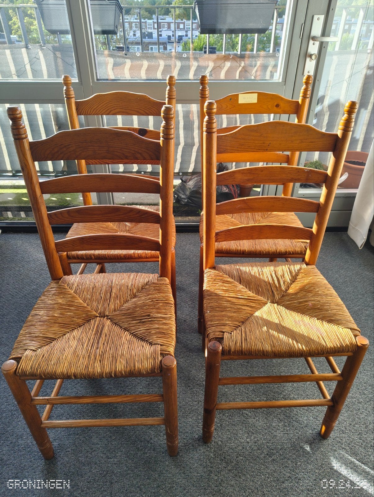 4 Vintage stoelen met rieten zitting - opknappers (gratis), Huis en Inrichting, Ophalen, Gebruikt, Bruin, Vintage