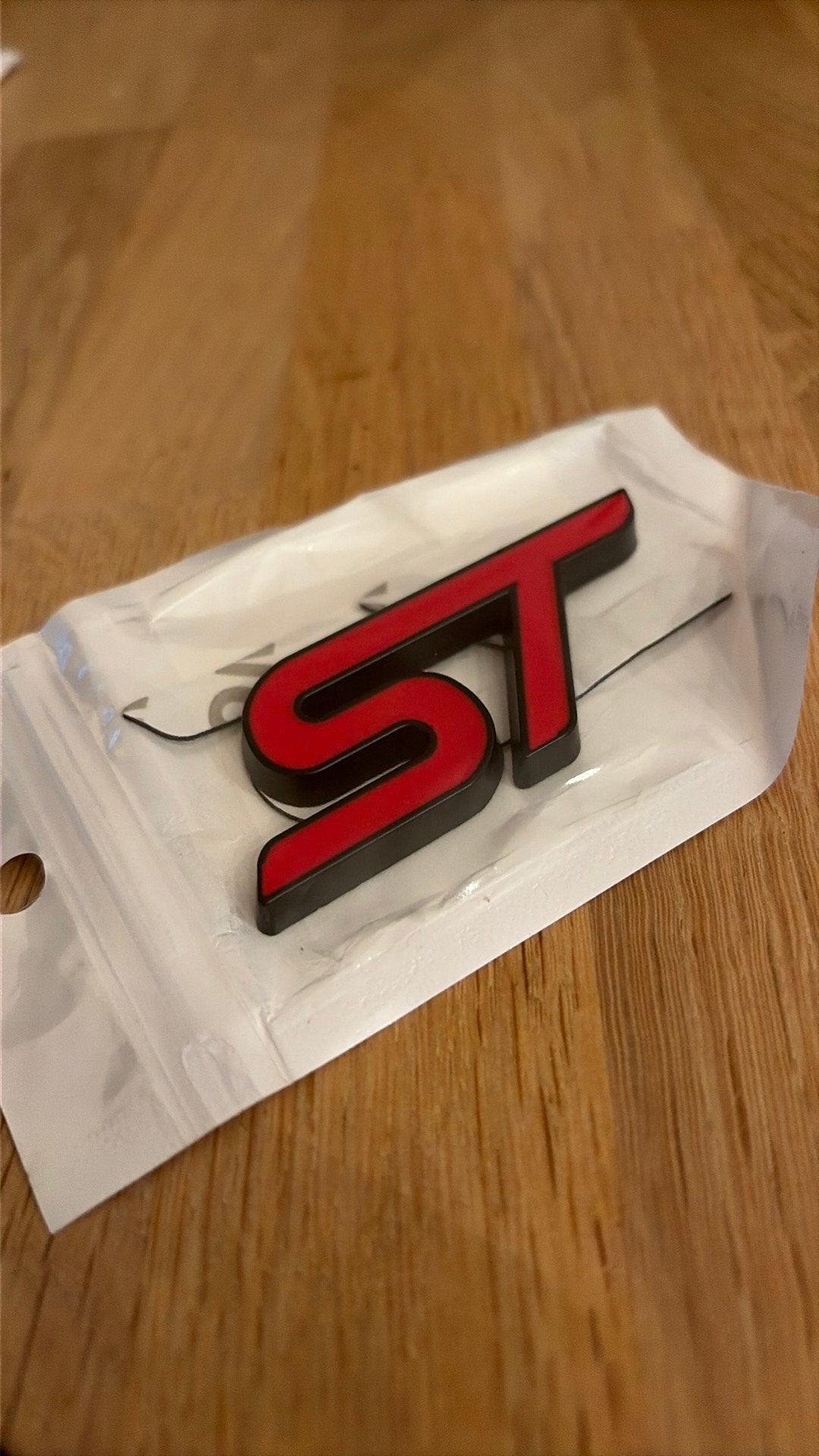 Ford ST Logo Embleem Rood/Zwart - Nieuw, Ophalen of Verzenden, Nieuw