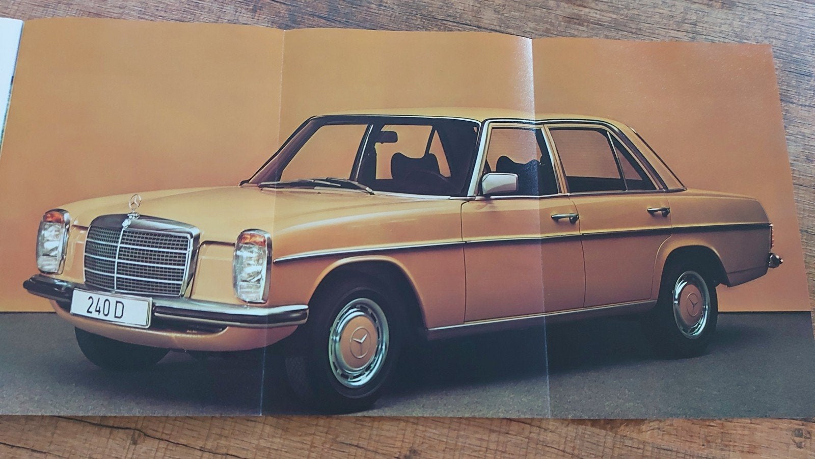 Prachtige Mercedes diesel folder 200 D - 220 D - 240 D, Boeken, Auto's | Folders en Tijdschriften, Ophalen of Verzenden, Zo goed als nieuw