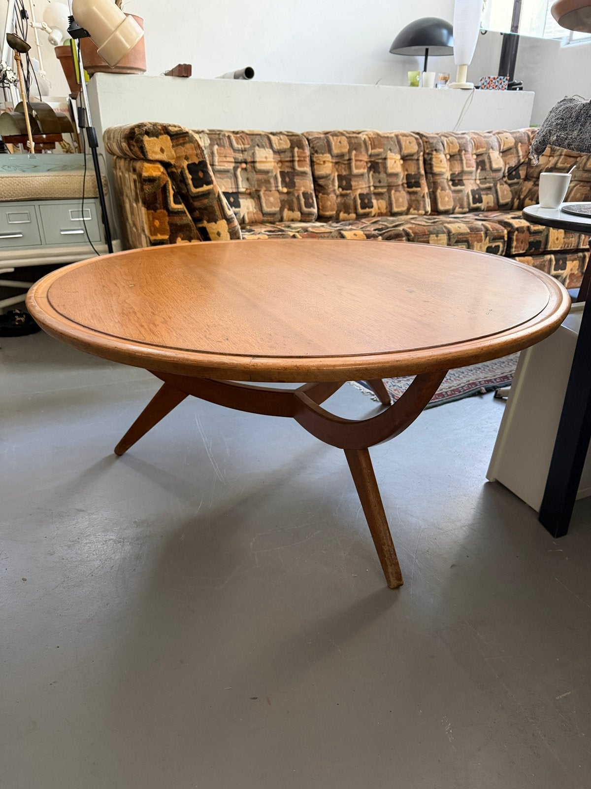 Vintage design A.A. Patijn salontafel, walnut ronde tafel, Antiek en Kunst, Ophalen