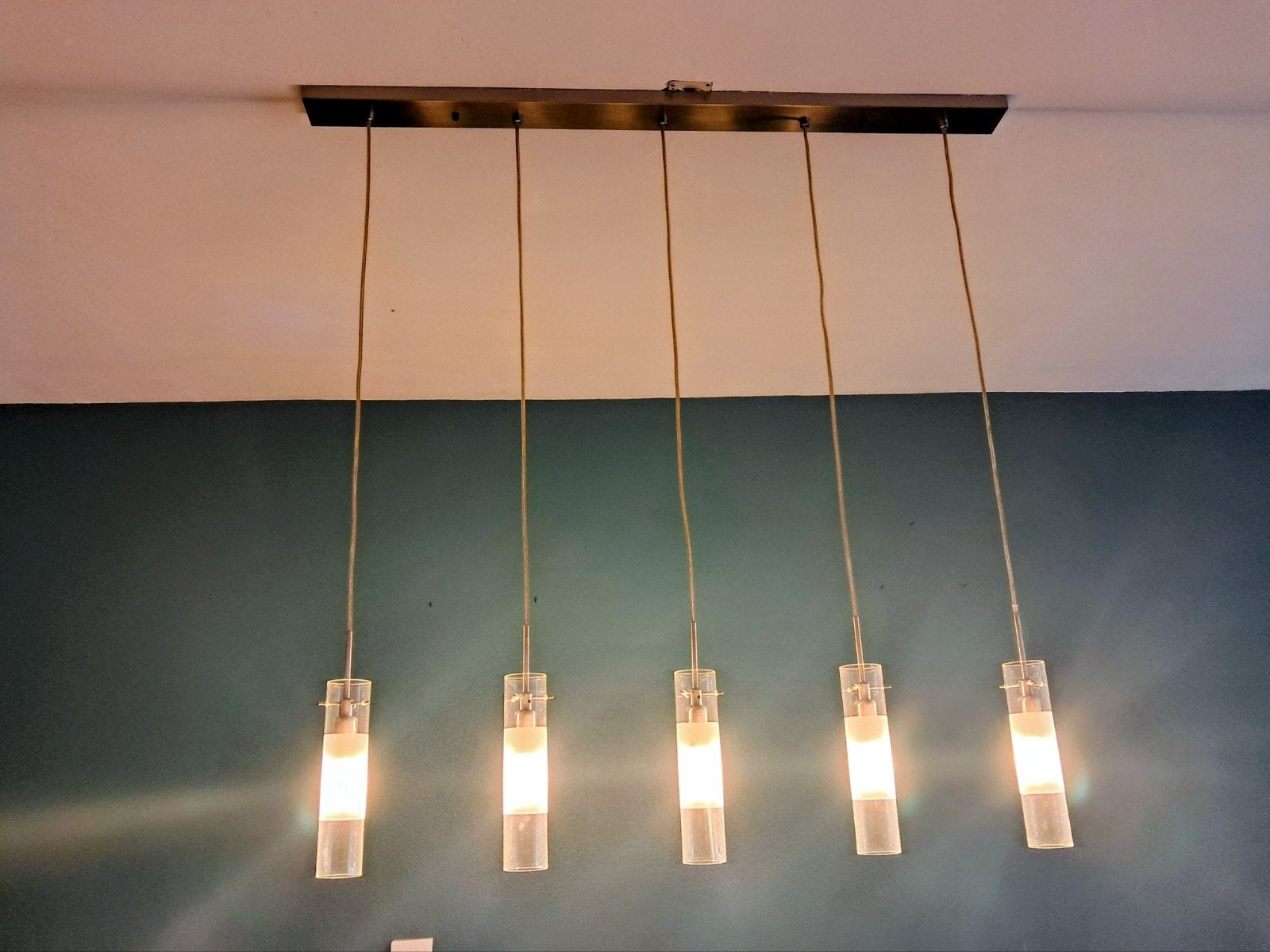 Moderne hanglamp met 5 lampen - ideaal voor eettafel, Huis en Inrichting, Ophalen, Kunststof, Overige fittingen, Zo goed als nieuw