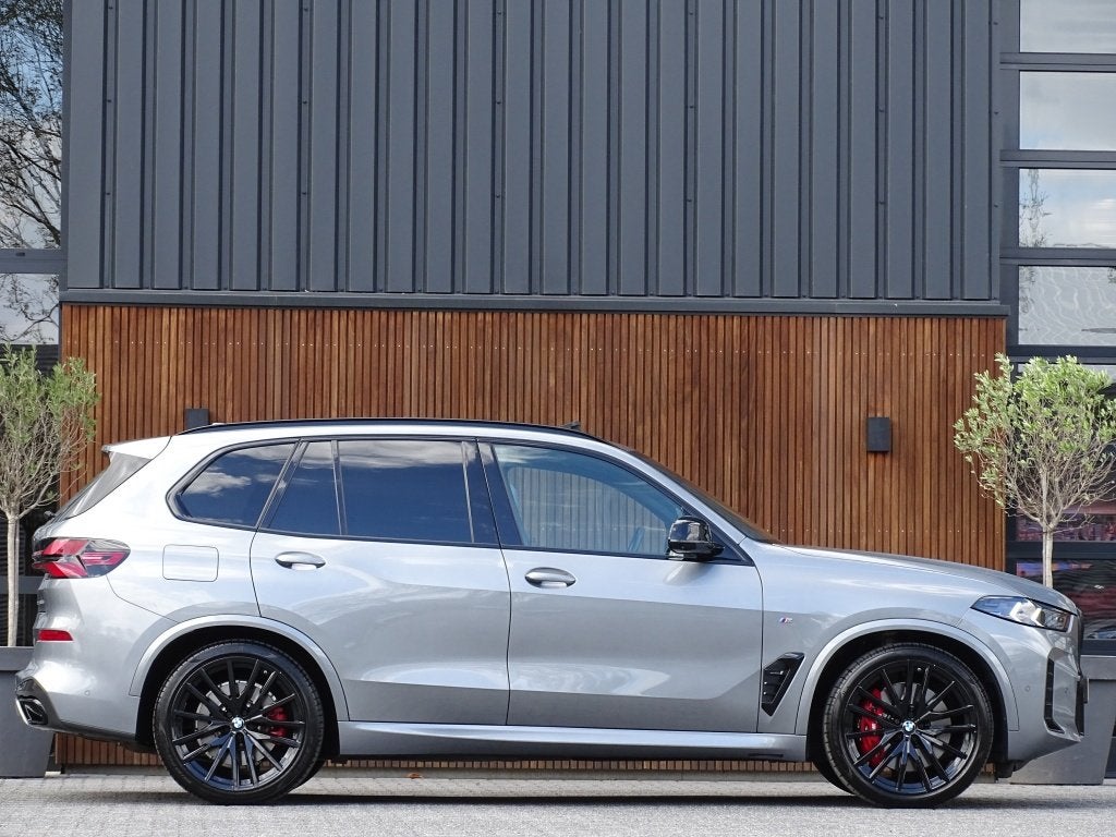 BMW X5 50e 490PK xDrive M-Sport / Individual / Skylounge / H, Gebruikt, 2395 kg, Bedrijf, 30 kWh