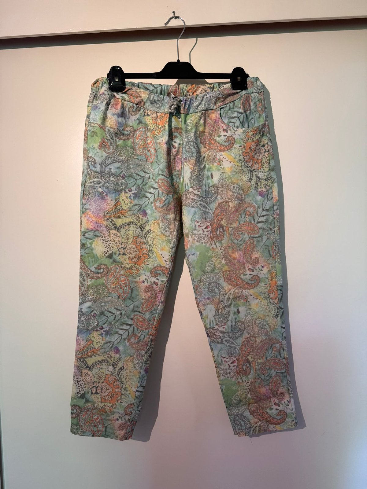 Gekleurde broek van made in italy maat 48 met stretch, Ophalen of Verzenden, Zo goed als nieuw, Overige kleuren, Broek of Spijkerbroek