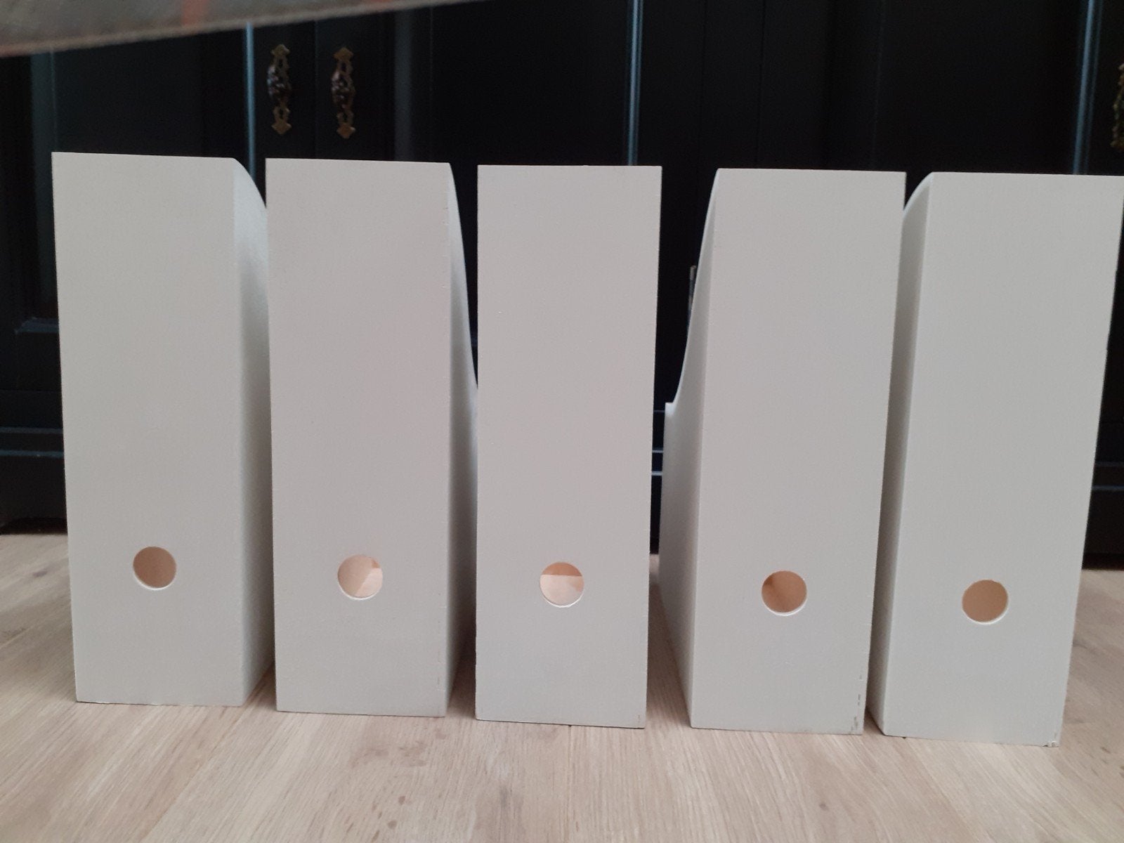Ikea knuff lectuurbak tijdschriftenhouder hout wit zgan, Lectuurbak, Ophalen of Verzenden, Zo goed als nieuw, Hout
