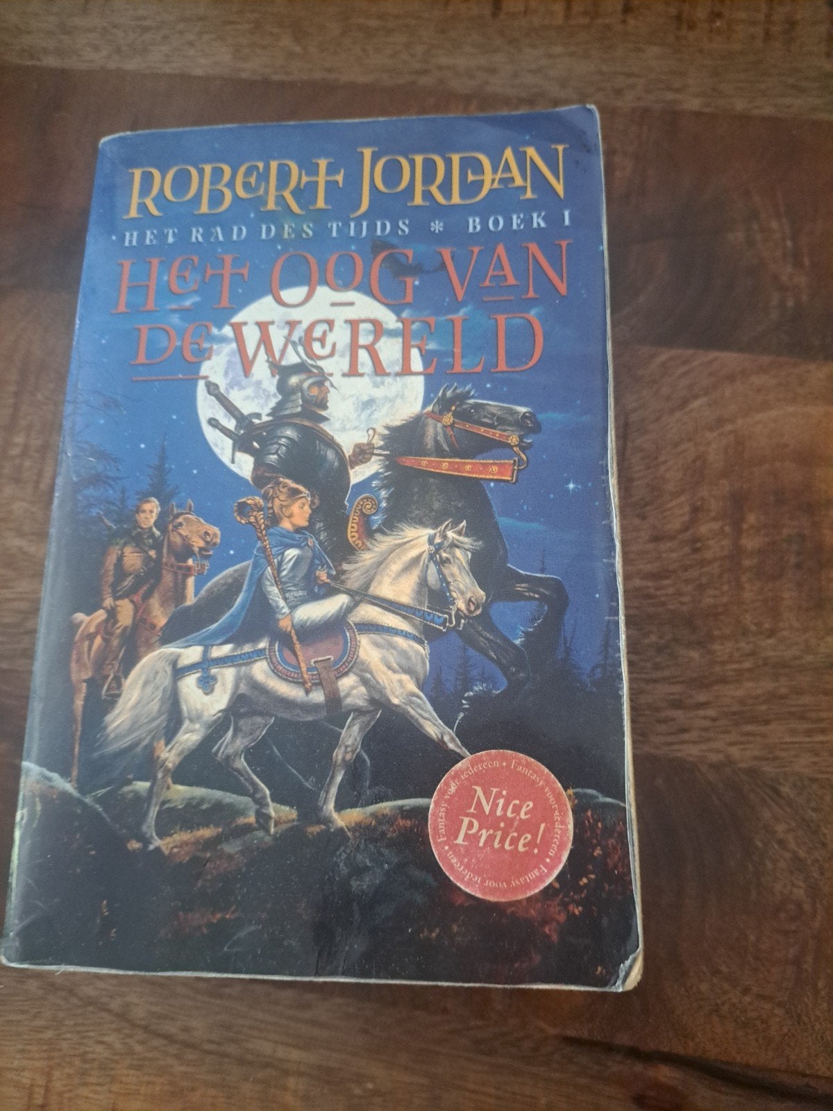Het Oog van de Wereld - Het Rad des Tijds Boek 1, Boeken, Ophalen of Verzenden, Gelezen, Robert Jordan