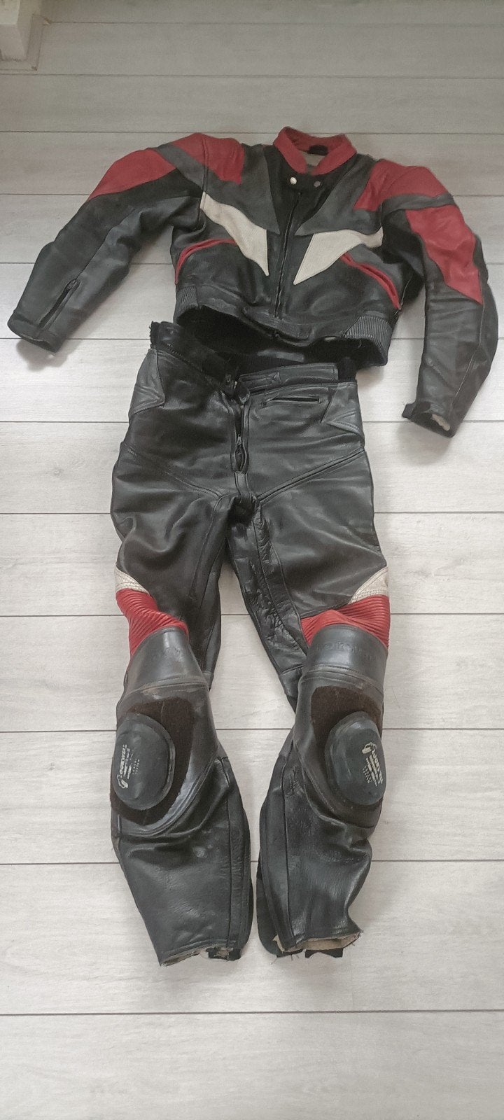 Lookwell leren combipak (jas en broek) - Maat 52  L, Motoren, Kleding | Motorkleding, Ophalen, Lookwell Leathers, Tweedehands