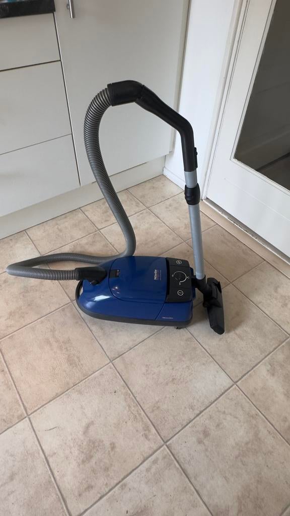 Miele stofzuiger 1500 Wat, Gebruikt, Geschikt voor harde vloeren, Miele, 1200 tot 1600 watt