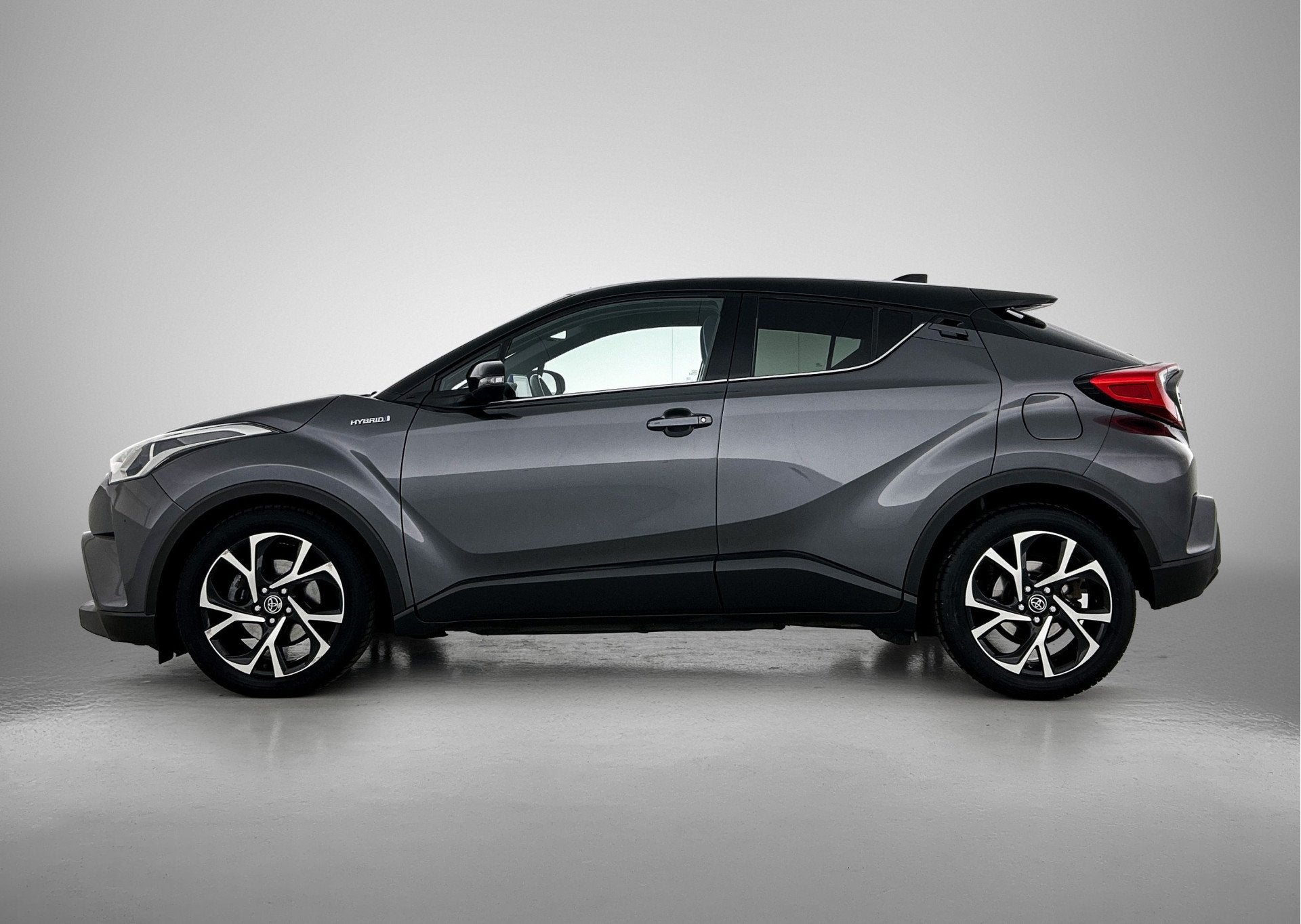 Toyota C-HR 1.8 Hybrid Dynamic (bj 2017, automaat), Stof, 4 cilinders, 122 pk, 26 km/l