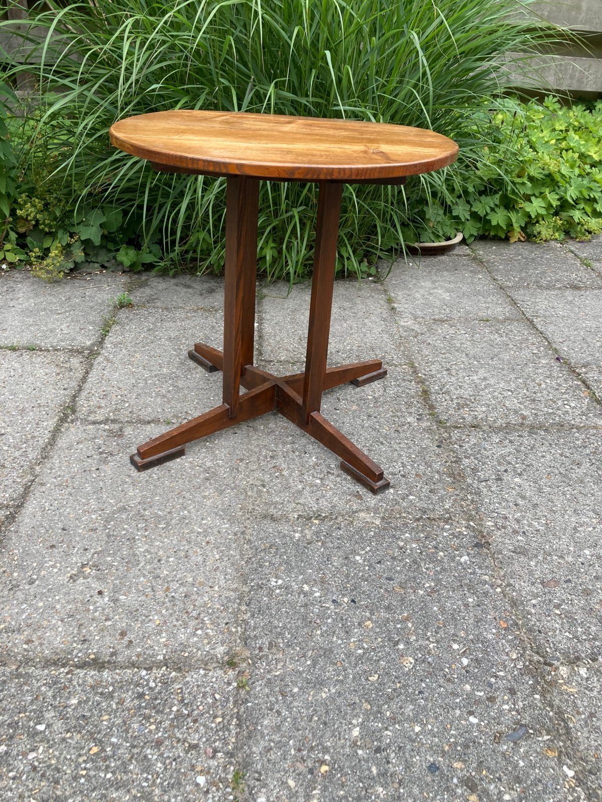 Mooie vintage bijzettafel naar Amsterdamse school stijl, Ophalen