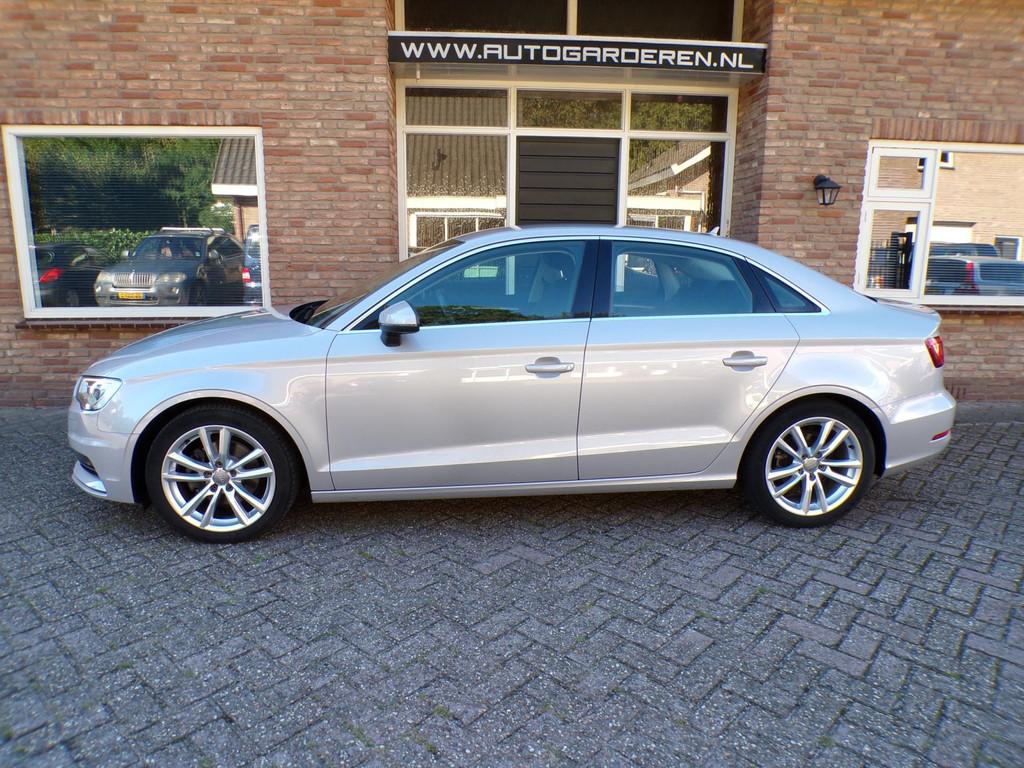 Audi A3 Limousine 1.4 TFSI CoD Attraction Pro Line Plus, Auto's, Stof, Gebruikt, 4 cilinders, Origineel Nederlands