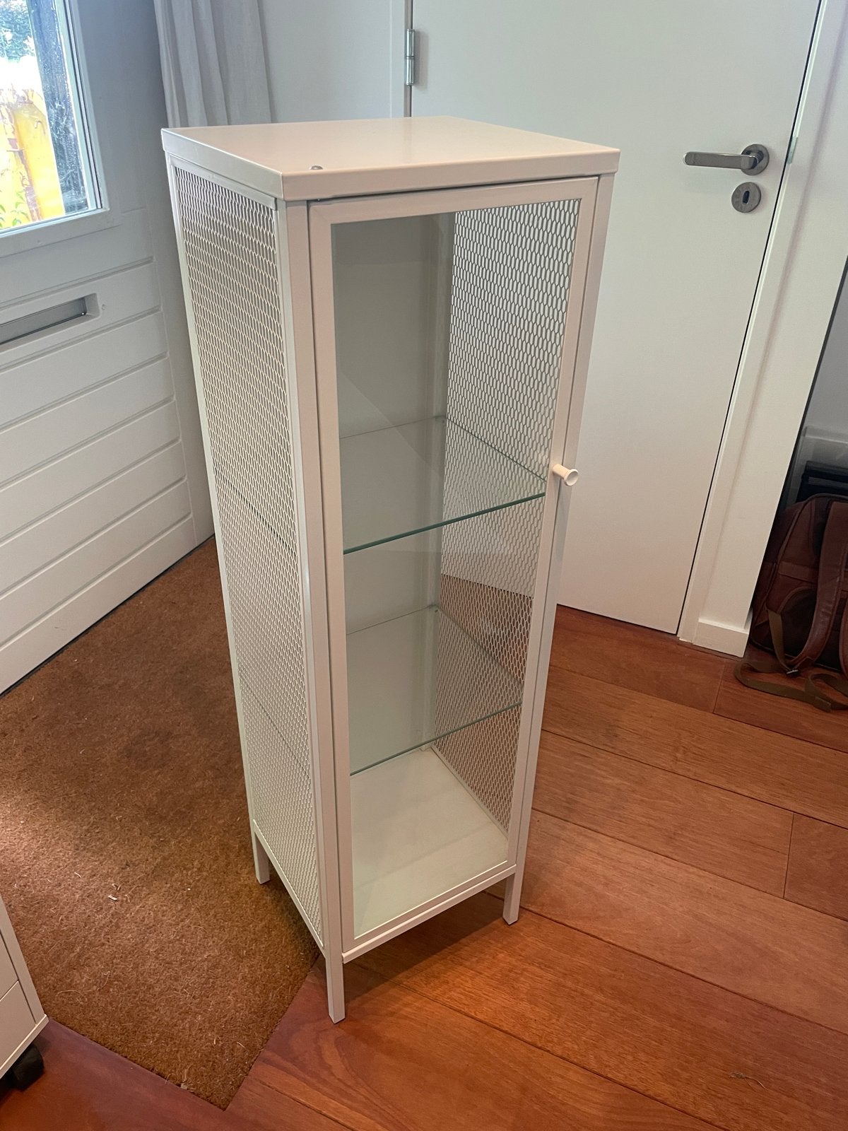 IKEA Detolf Vitrinekast - Wit met glazen planken, Ophalen, Minder dan 50 cm, Gebruikt, Minder dan 25 cm