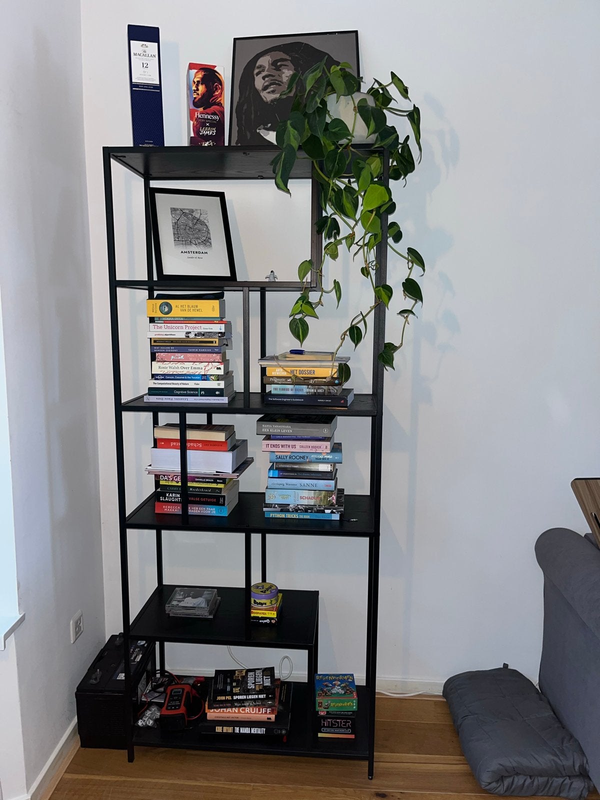 Stijlvolle zwarte metalen boekenkast met 5 planken, Ophalen, Met plank(en), 200 cm of meer, 50 tot 100 cm