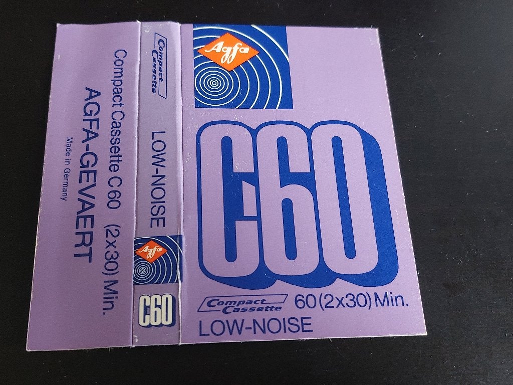 AGFA - GEVAERT C60 CASSETTEBANDJE (paars), Overige genres, 1 bandje, Ophalen of Verzenden, Zo goed als nieuw