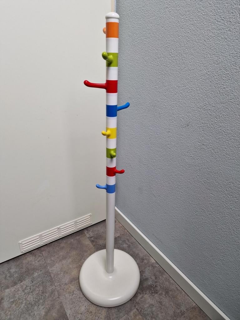 Kleurrijke staande Ikea Krokig kapstok voor kinderen, Huis en Inrichting, Woonaccessoires | Kapstokken, Ophalen, Kunststof, Gebruikt