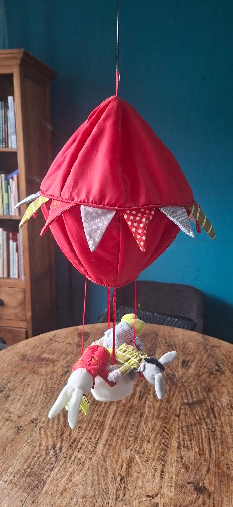 Luchtballon mobiel met knuffels, Ophalen of Verzenden, Zo goed als nieuw, Jongen of Meisje