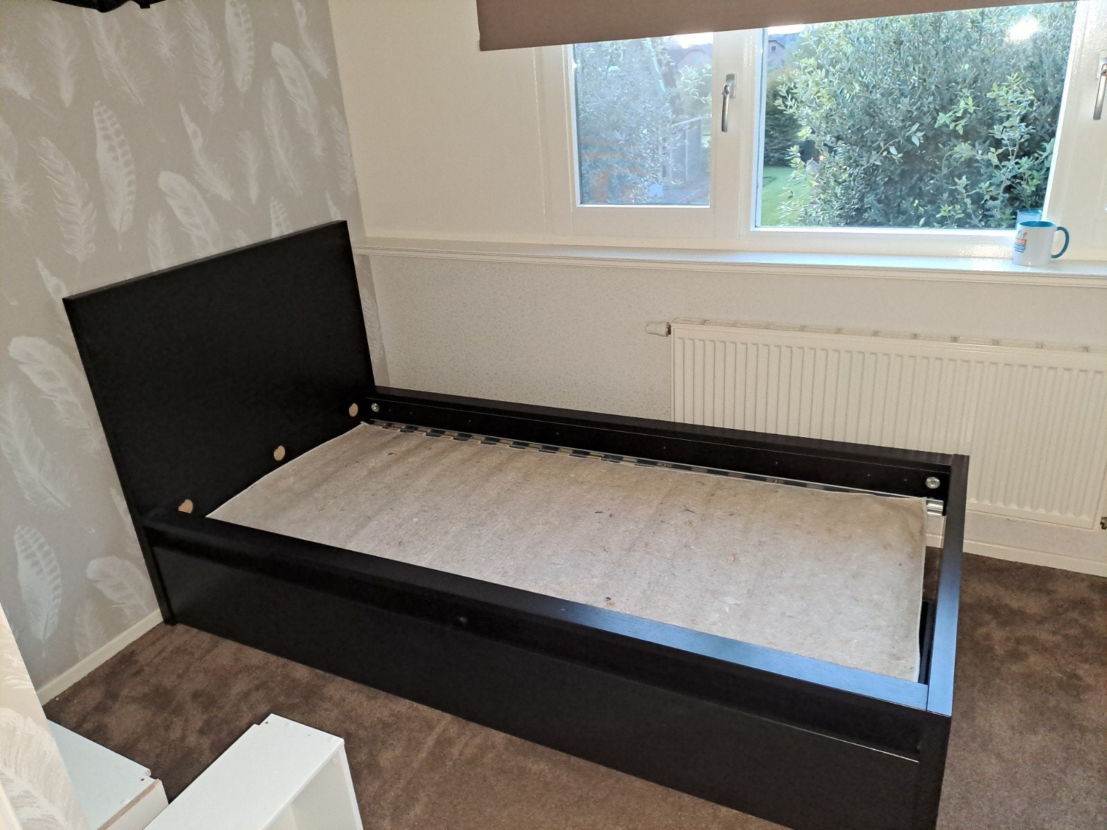 Eenpersoonsbed van Ikea bruin/zwart (zonder matras), Huis en Inrichting, Ophalen, Gebruikt, 90 cm, Eenpersoons