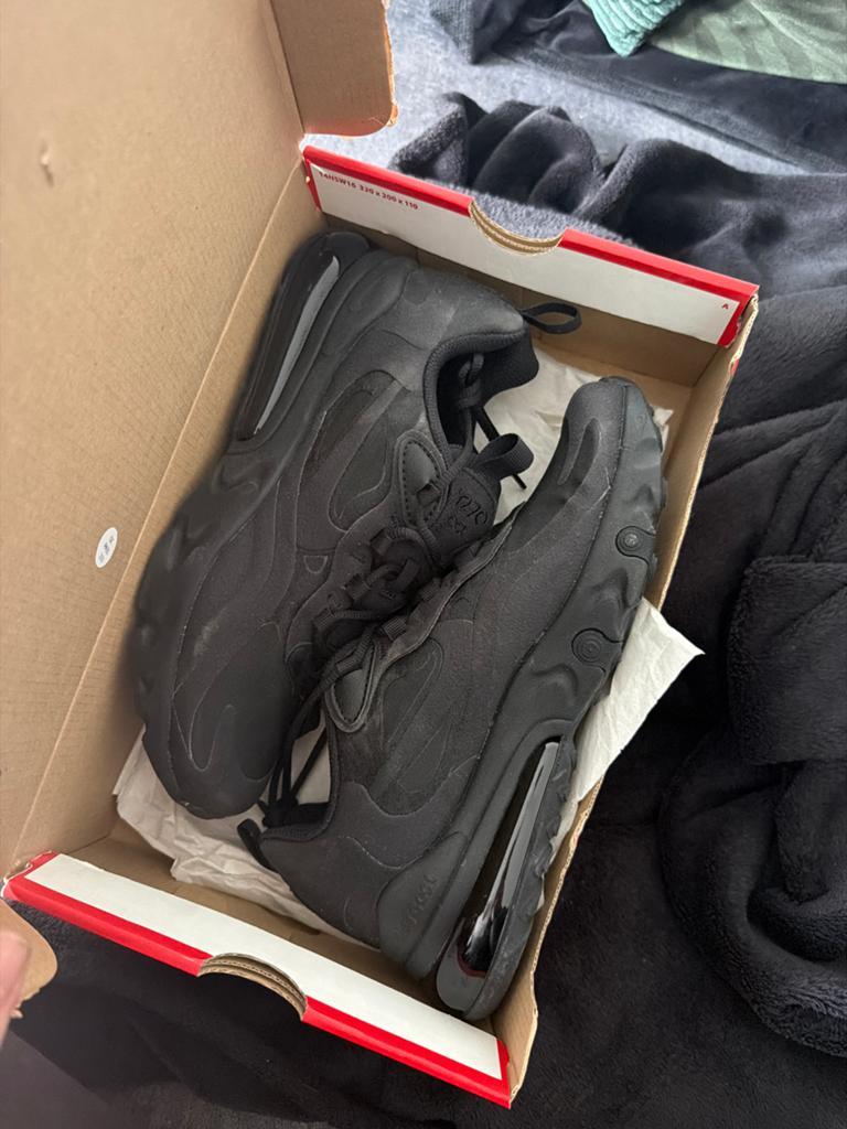 Nike Air Max 270 React 37,5 Nieuw in doos, Ophalen of Verzenden, Zo goed als nieuw, Zwart, Sneakers of Gympen