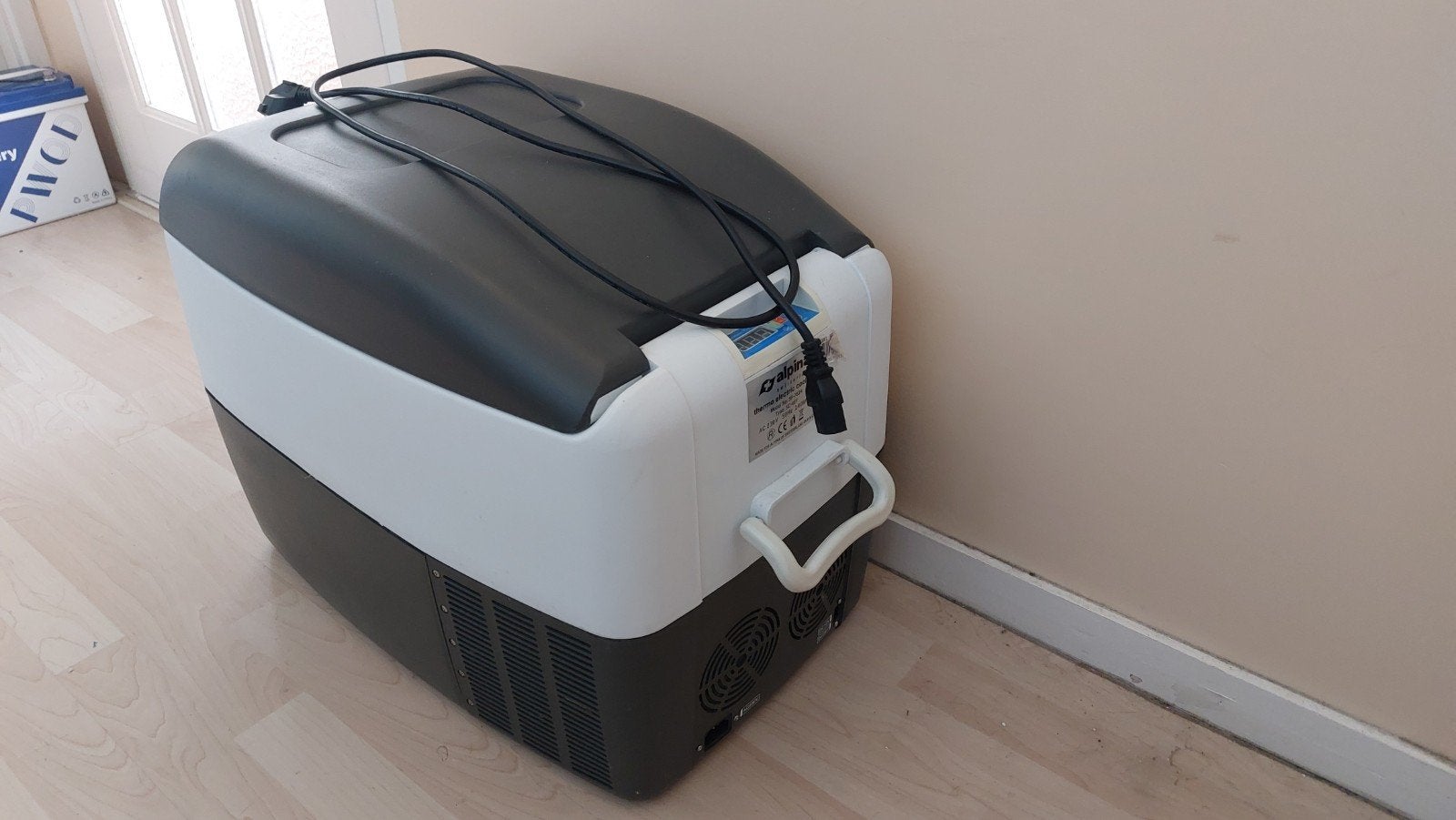 Alpina koelbox 220/12/24volt, Caravans en Kamperen, Ophalen, Zo goed als nieuw, Koelbox, Elektrisch