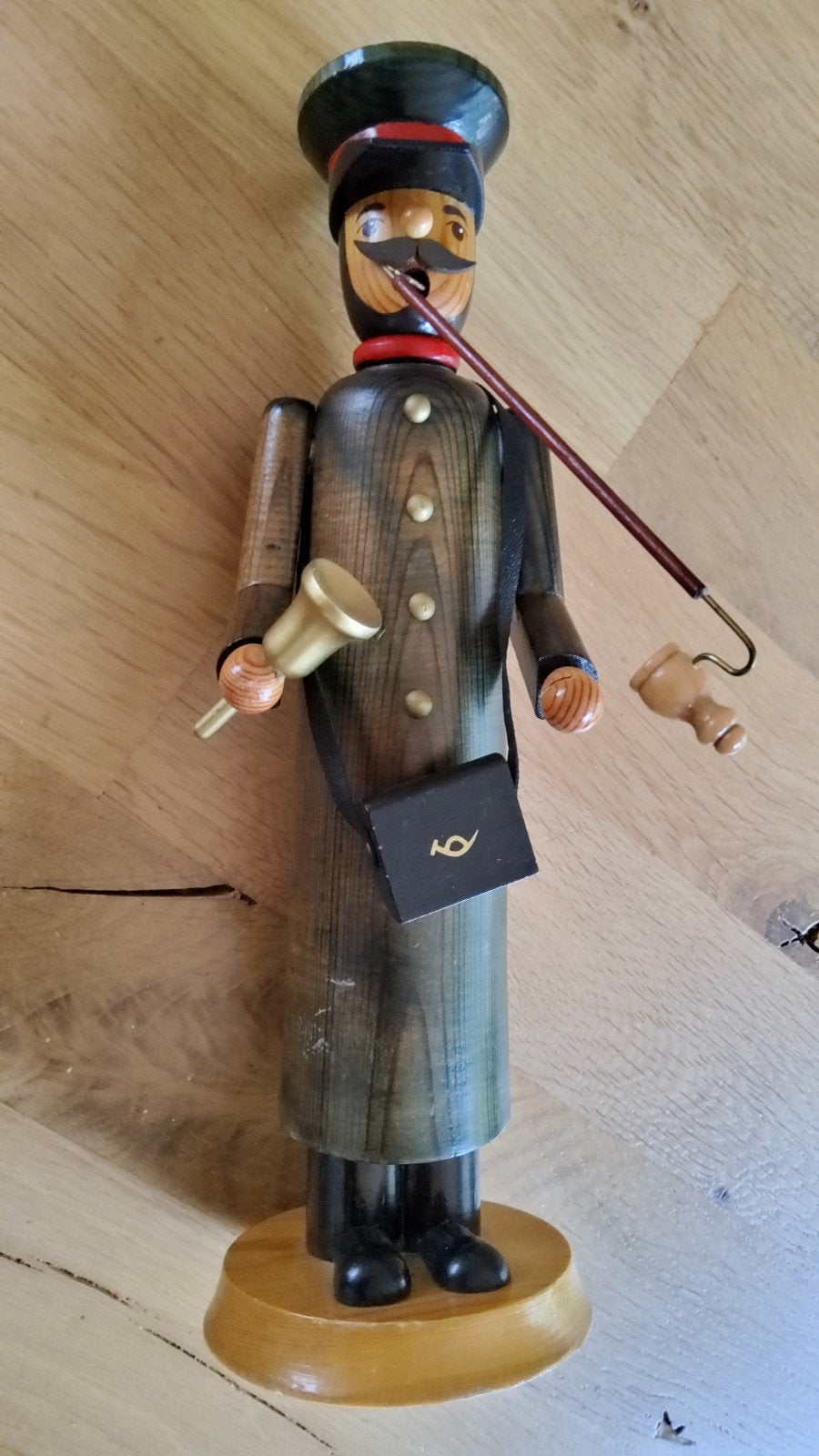 Oud retro Erzgebirge Rauchermann postbode pijp bel en tas, Ophalen of Verzenden