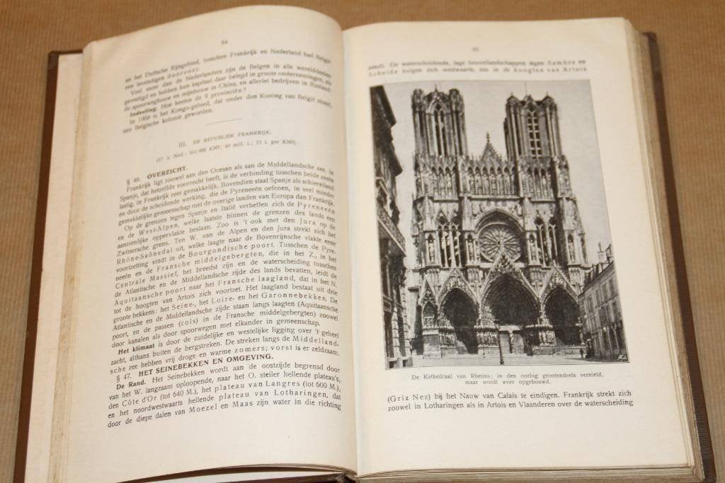Beknopt leerboek der Aardrijkskunde -Bos & Niermeyer 1921, Ophalen of Verzenden