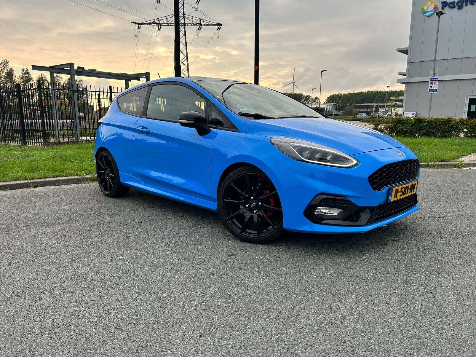 Ford Fiesta ST Edition | Dealer onderhouden | KW V3, Auto's, Voorwielaandrijving, Zwart, Blauw, Handgeschakeld