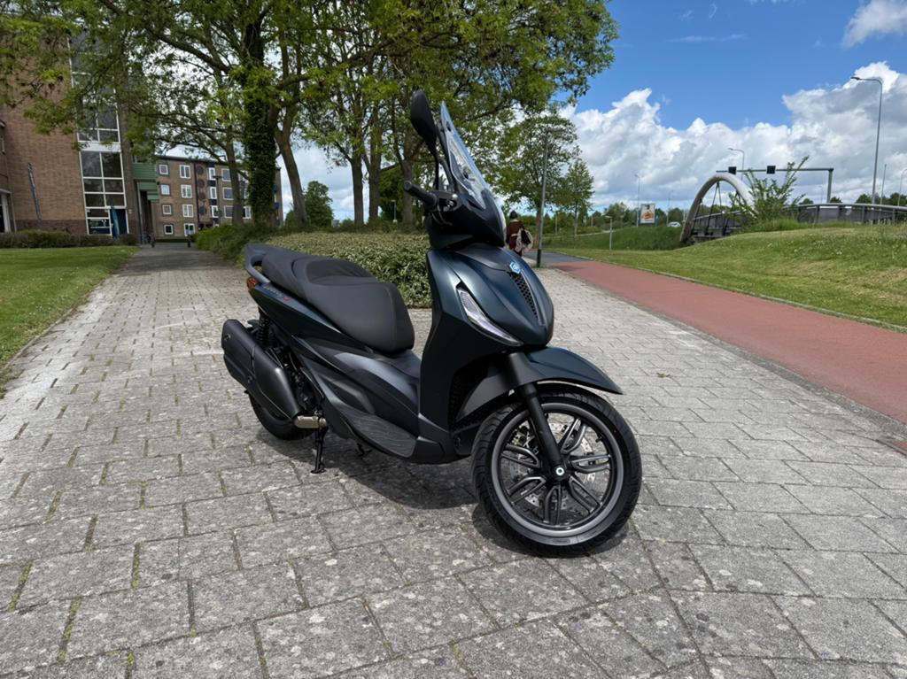Piaggio Beverly S motor scooter 400cc bj2022 8084km, Motoren, Bedrijf, Scooter