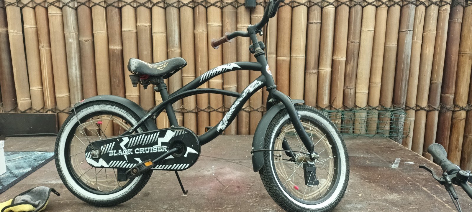 Black Cruiser kinderfiets met LED-verlichting, Fietsen en Brommers, Fietsen | Cruisers en Lowriders, Terugtraprem, Gebruikt, Staal