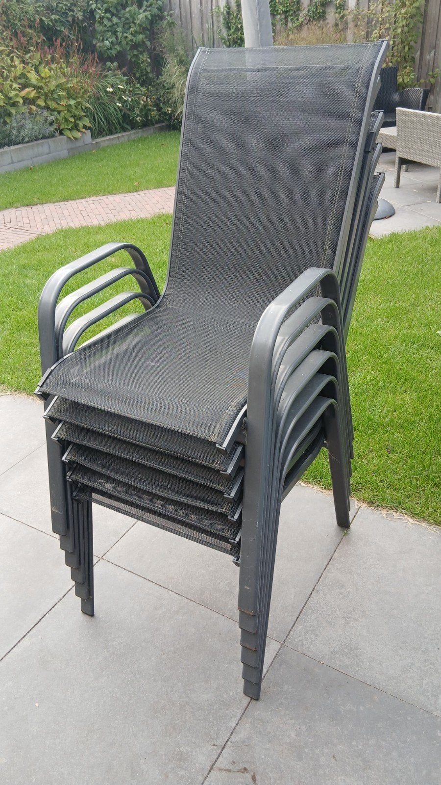 Gratis af te halen: set van 6 gebruikte tuinstoelen, Ophalen, Gebruikt, Metaal, Stapelbaar