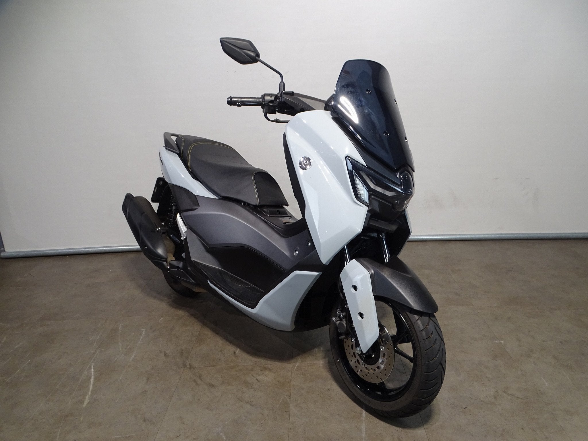 Yamaha NMAX 155, Scooter, 11 kW of minder, Gebruikt, Bedrijf