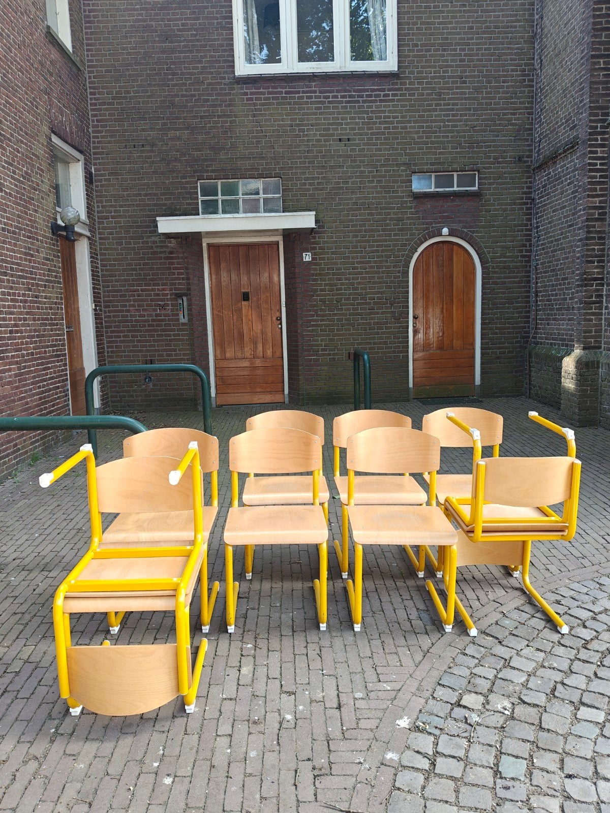 Schoolstoelen geel plywood, Huis en Inrichting, Stoelen, Overige kleuren, Vintage, Zo goed als nieuw, Hoofdstraat 70 Terborg