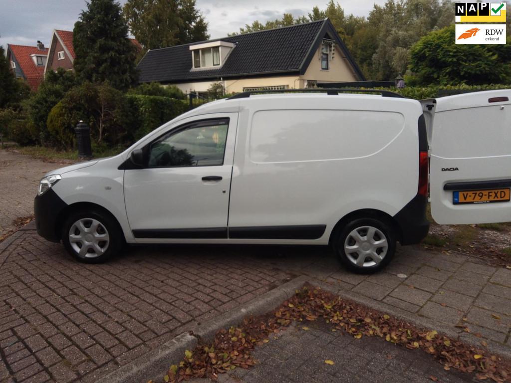Dacia DOKKER 1.6 MPI 100 Basic benzine airco trekhaak zeer w, Stof, Gebruikt, 4 cilinders, Wit