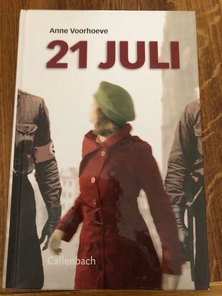 21 Juli - Anne Voorhoeve (Historische Jeugdroman WOII), Boeken, Ophalen of Verzenden, 20e eeuw of later, Zo goed als nieuw