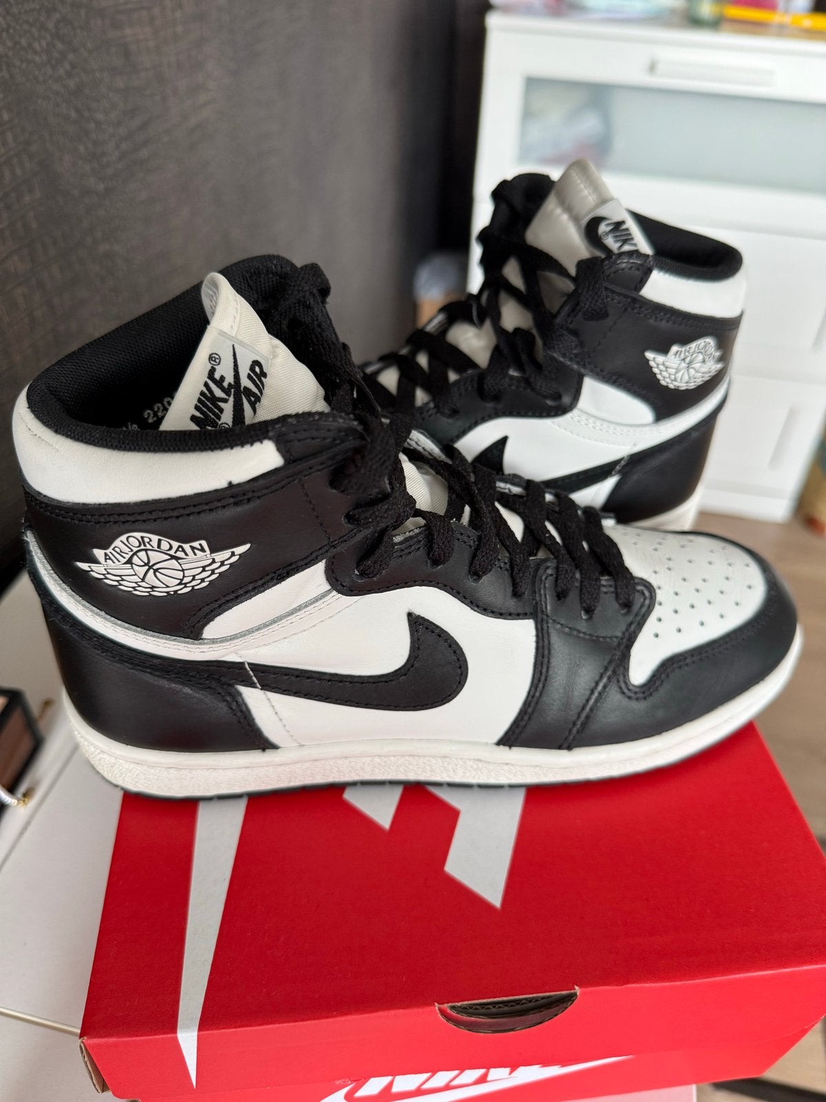 Nike Jordan 1 High Black/White - Zo goed als nieuw, Verzenden, Zo goed als nieuw, Zwart, Sneakers of Gympen