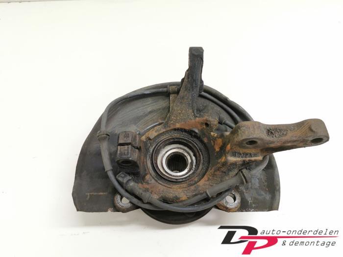 Wielnaaf voor van een Mitsubishi Carisma, Gebruikt, -, -, Ophalen of Verzenden