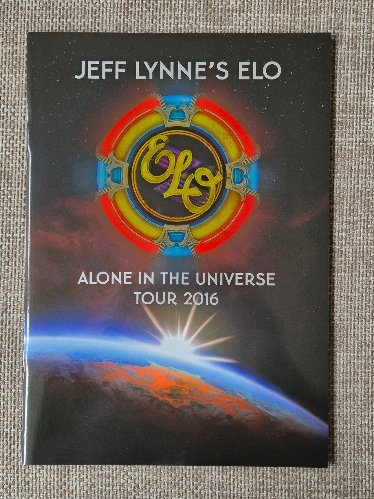 Jeff Lynne's ELO - Alone in the Universe Tourbook - Tour2016, Ophalen of Verzenden, Nieuw, Boek, Tijdschrift of Artikel