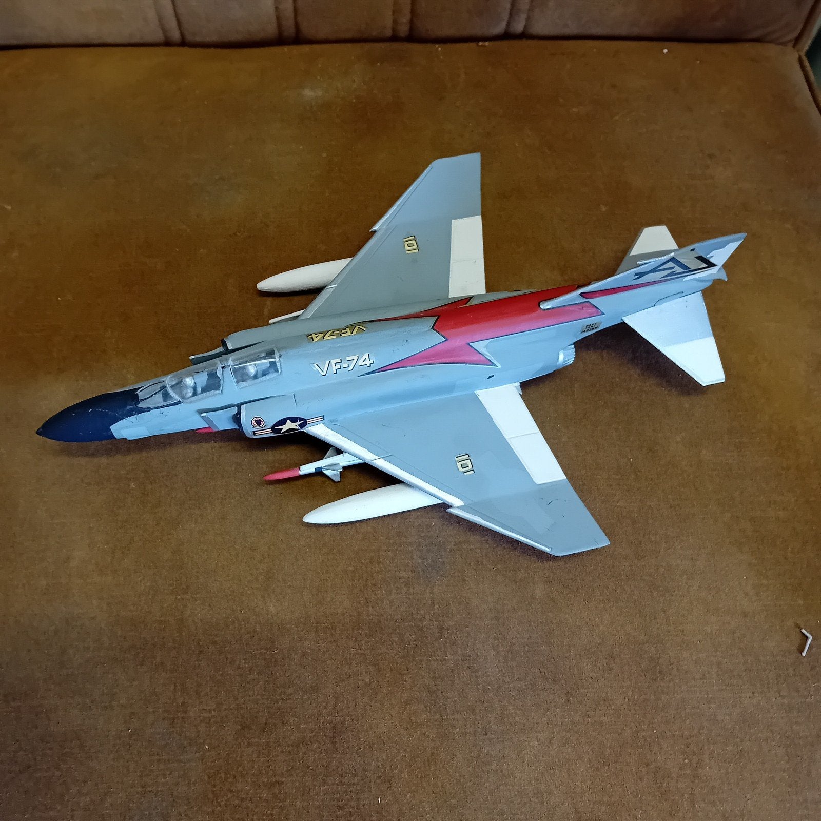 Gedetailleerd F-4 Phantom II schaalmodel - VF-74, Hobby en Vrije tijd, Modelbouw | Vliegtuigen en Helikopters, Overige merken