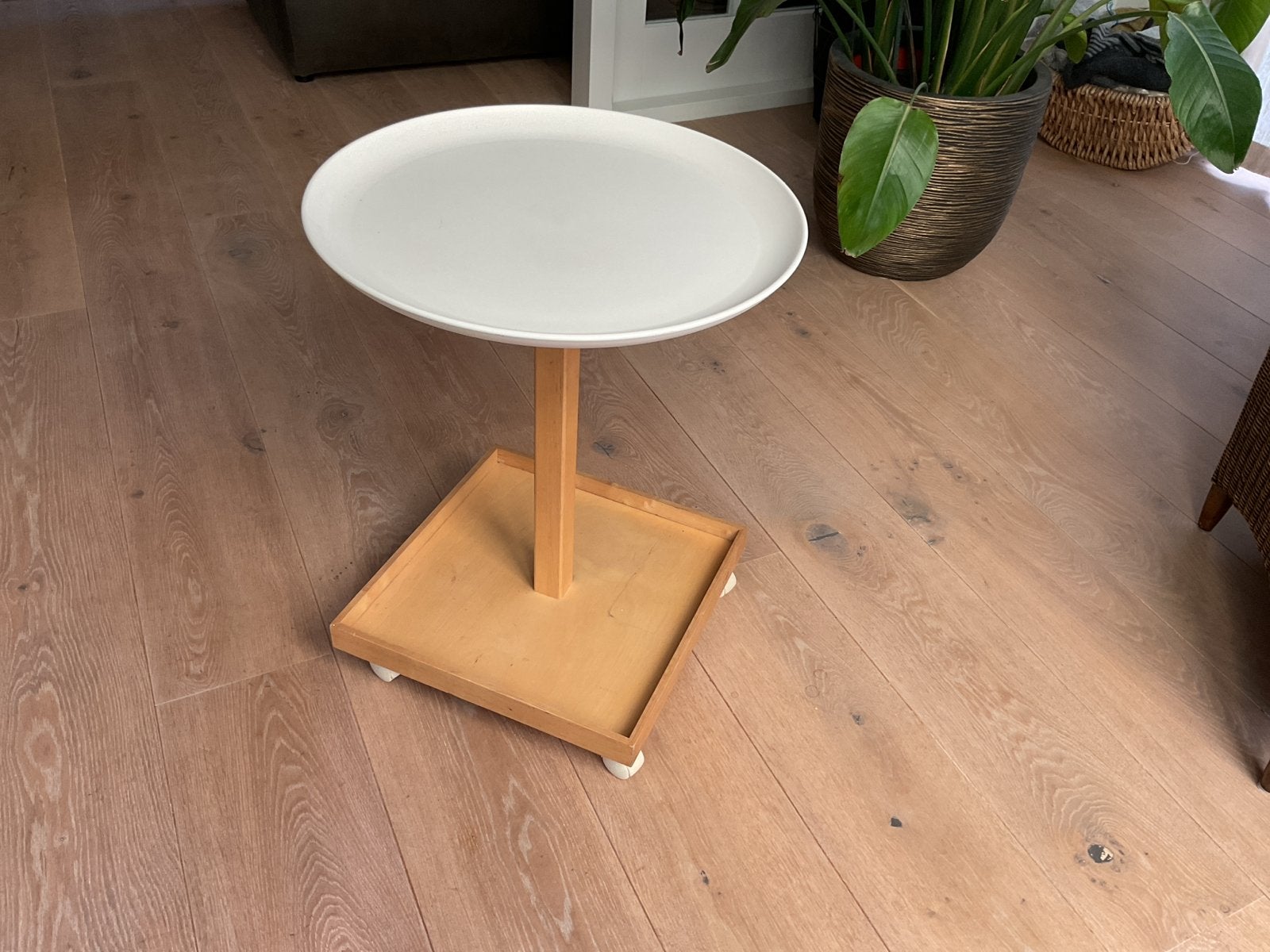 IKEA bijzettafel met afneembaar dienblad, Minder dan 55 cm, Gebruikt, Rond, Hout