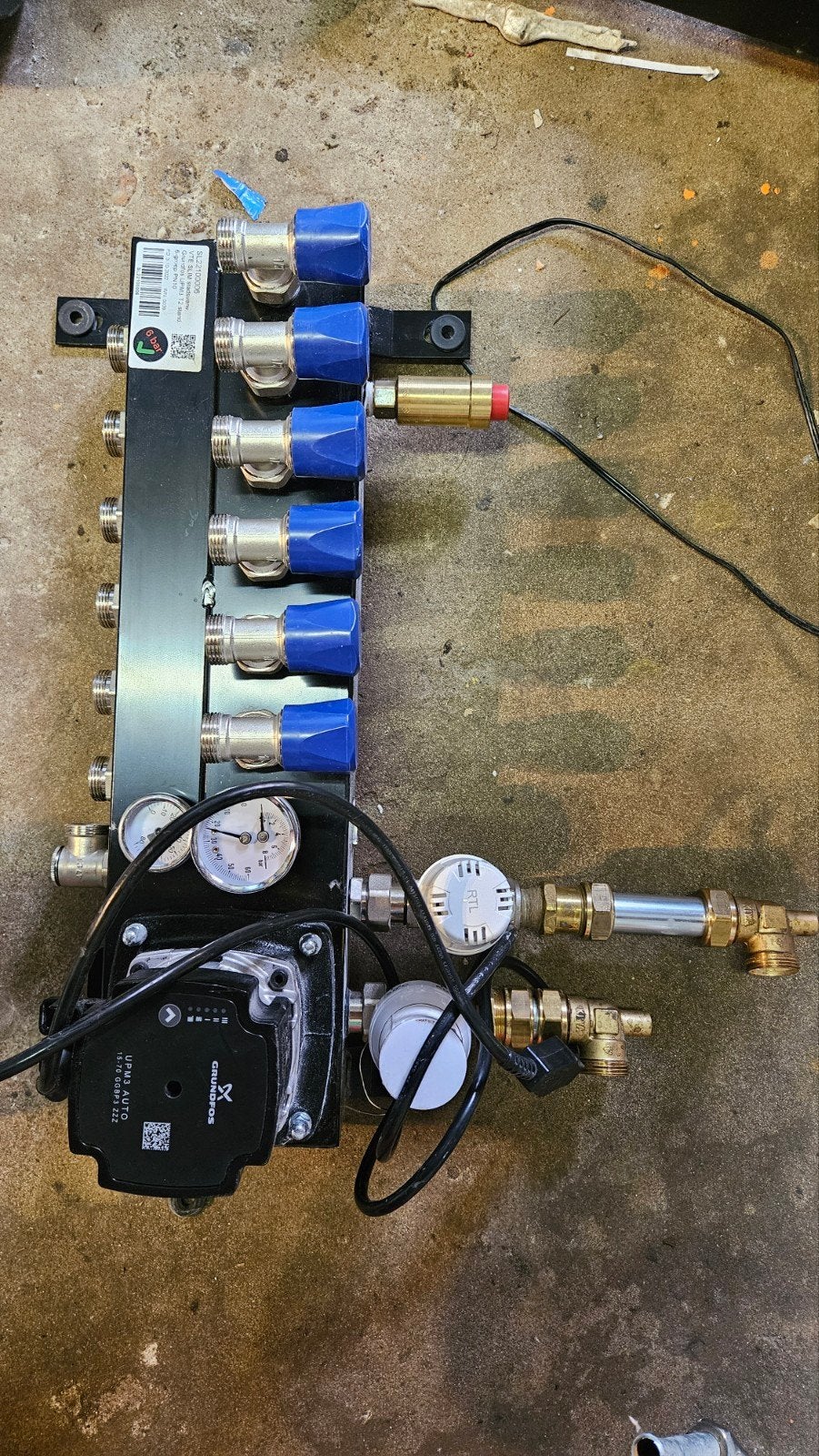 Vloerverwarming verdeler 6 groepen - Grundfos UPM3, Ophalen