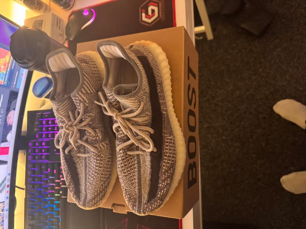 Yeezy boost 350v2 maat 43, Kleding | Heren, Schoenen, Ophalen of Verzenden, Zo goed als nieuw