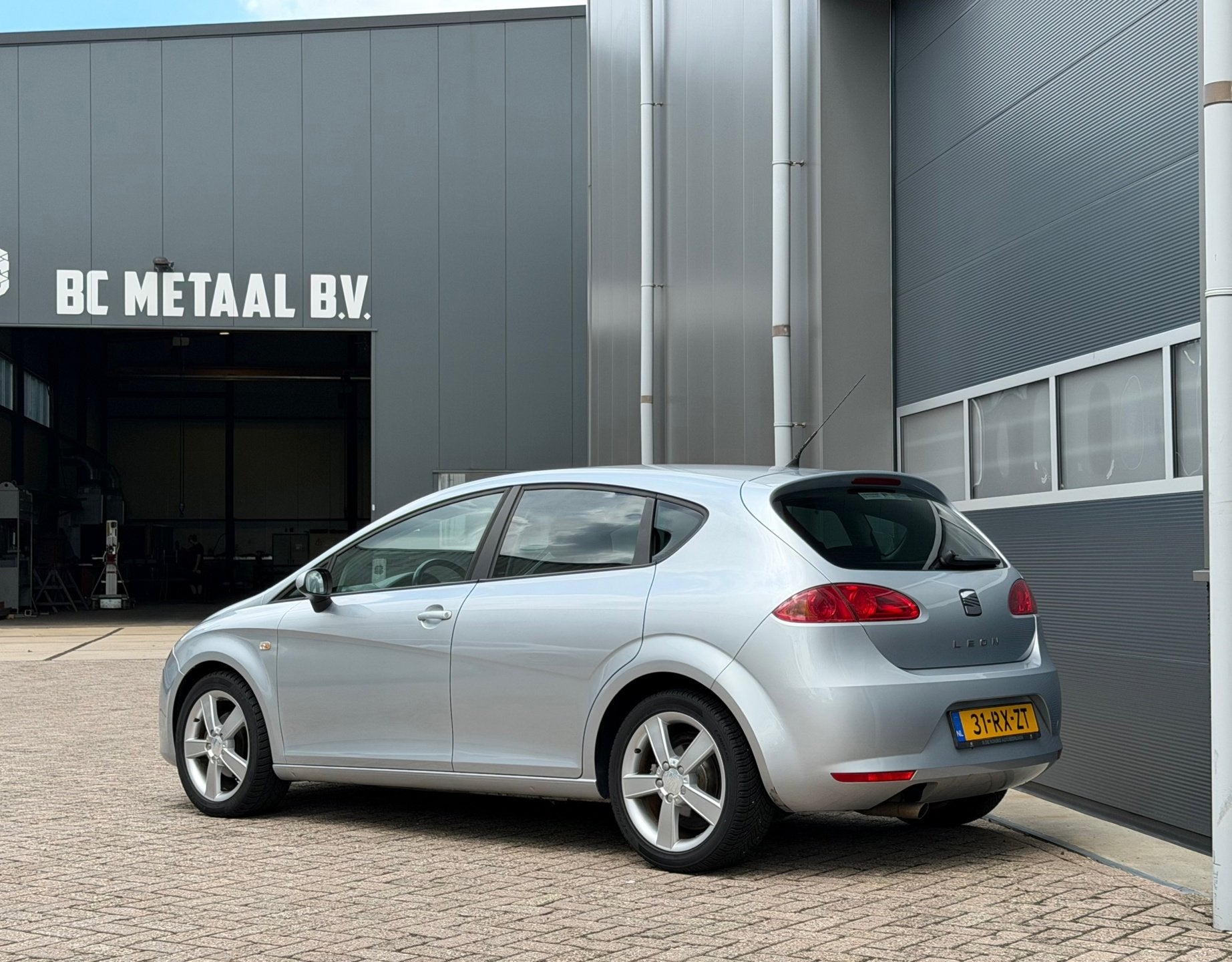 Seat Leon 1.6 Stylance bj.2006 Clima|Cc|Oh boekjes|Nap., Auto's, Stof, Gebruikt, 4 cilinders, Grijs