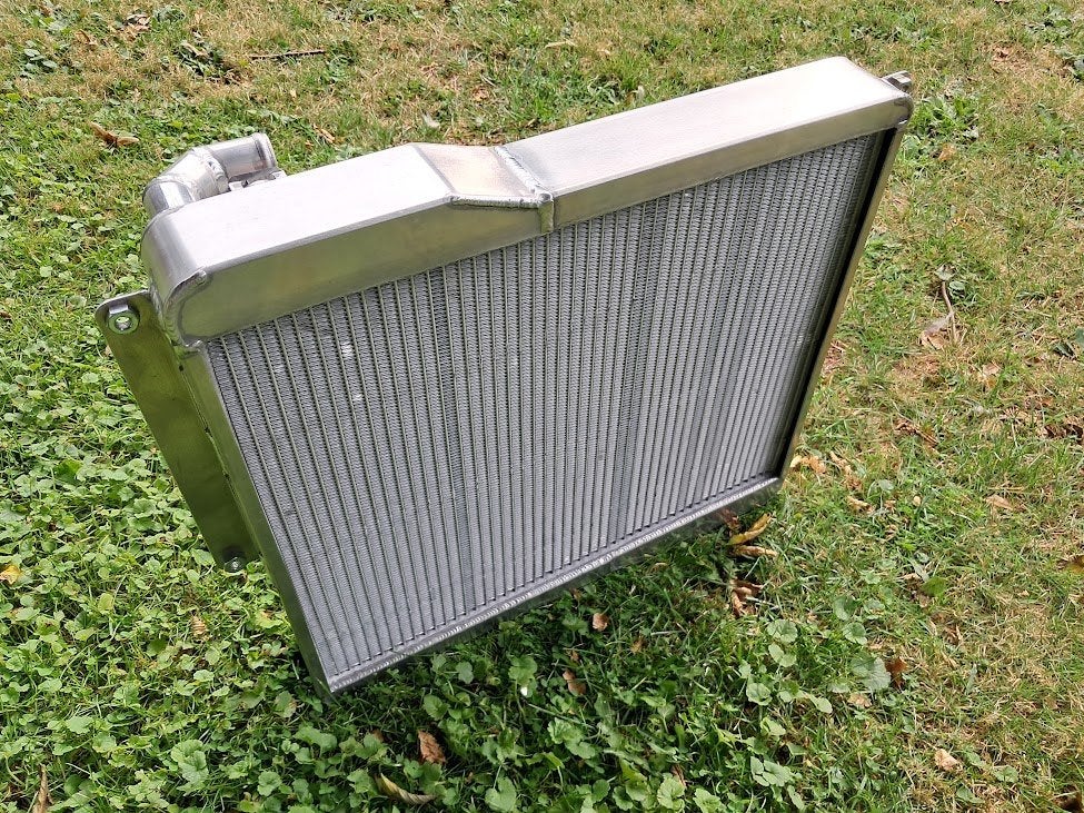 Aluminium radiator MGB V8 en rubberbumper- Hella, Ophalen