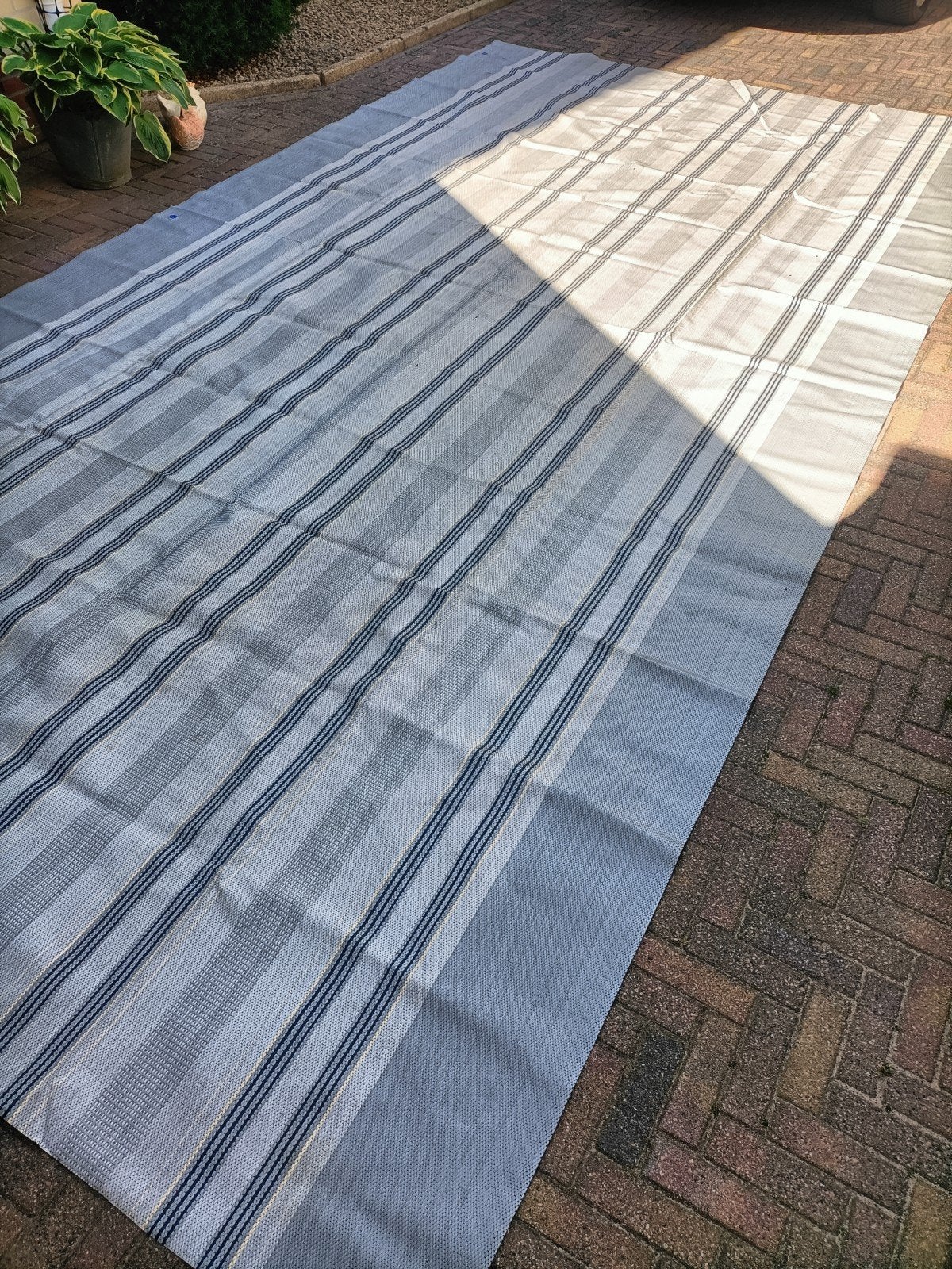 Tent tapijt  Grijs met blauwe streep, Ophalen, Gebruikt