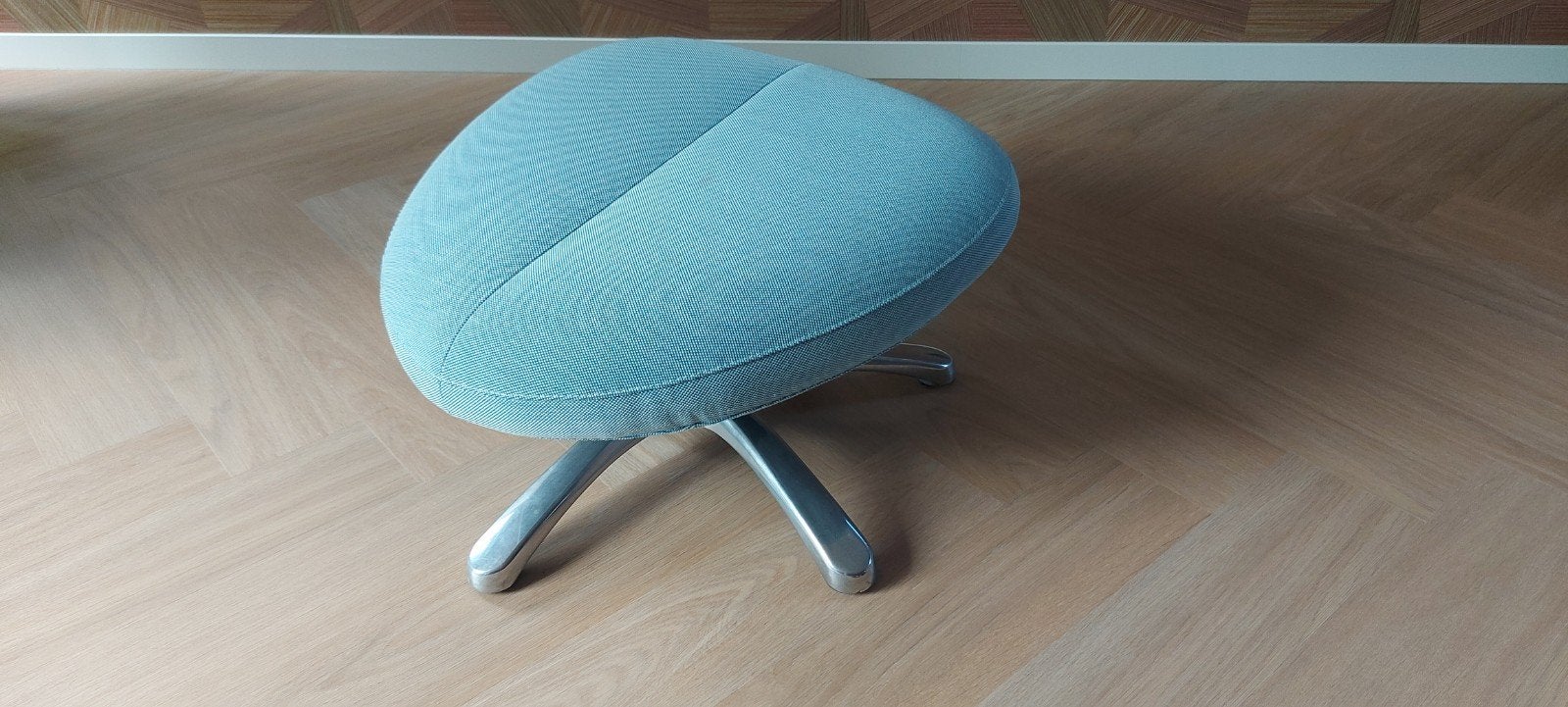 Leolux voetenbank - Comfortabel en stijlvol, Gebruikt, 50 tot 75 cm, Ophalen of Verzenden, Stof