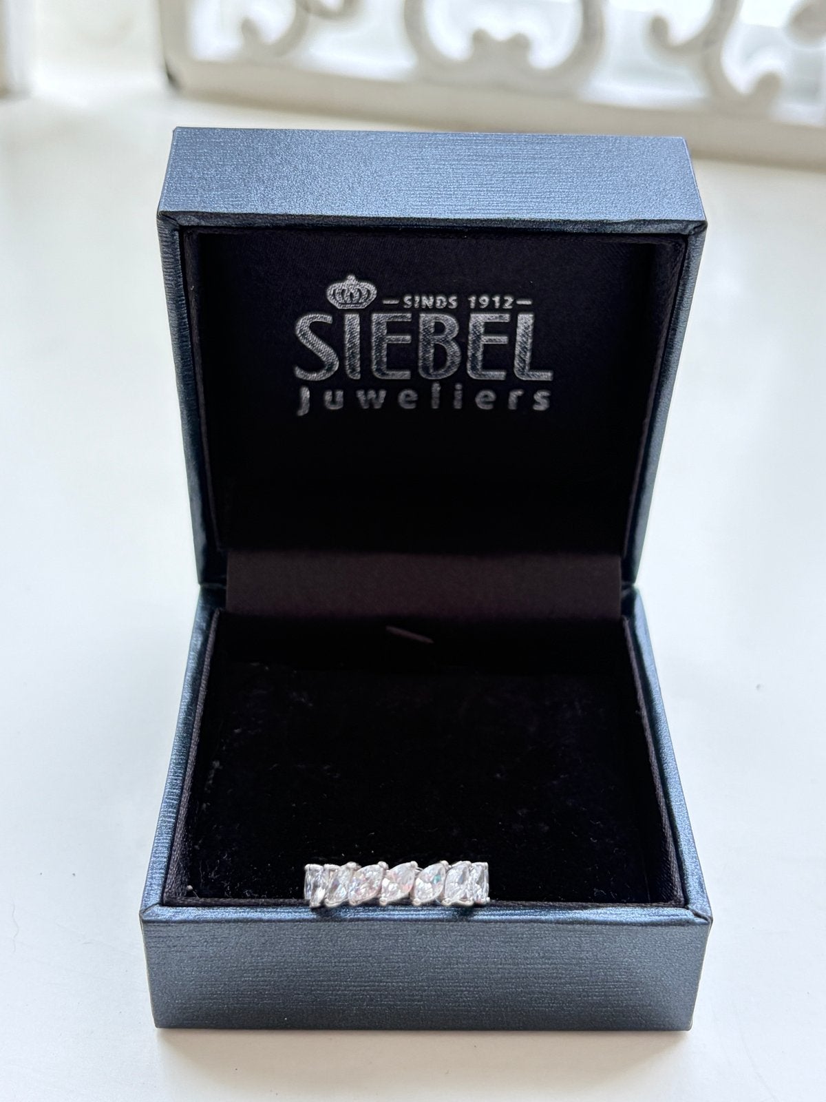 Siebel ring maat 51 in nieuwstaat, Met kristal, Nieuw, Ophalen of Verzenden, Kleiner dan 17